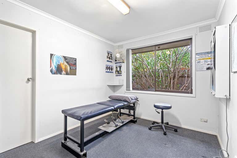 696 Ferntree Gully Road Wheelers Hill VIC 3150 - Image 2