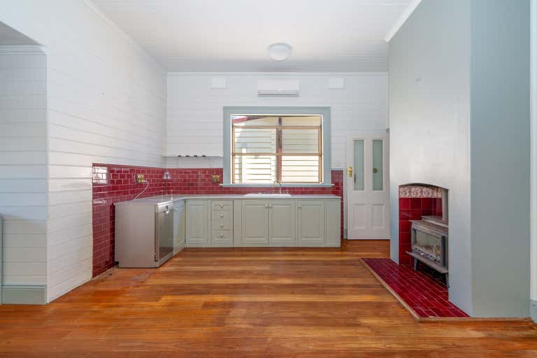 'Lochinvar', 14 Grose Street Leura NSW 2780 - Image 2