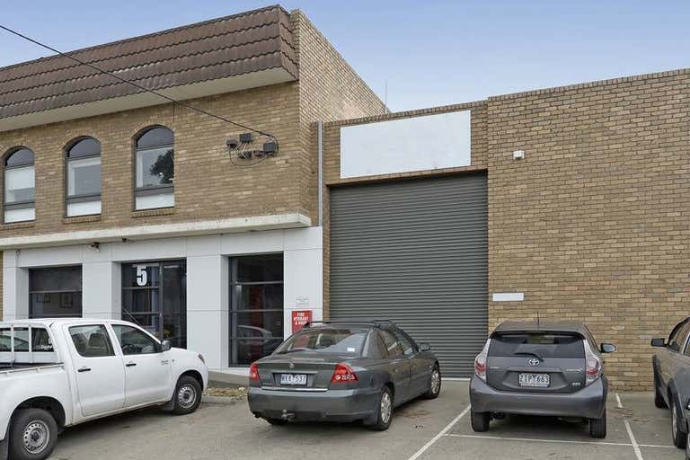 5 Wayne Court Dandenong VIC 3175 - Image 1