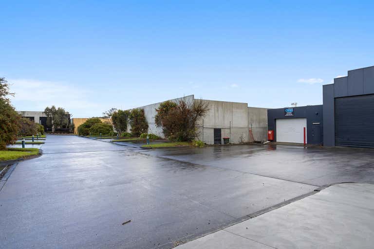 8/27 Virginia Street Mornington VIC 3931 - Image 1