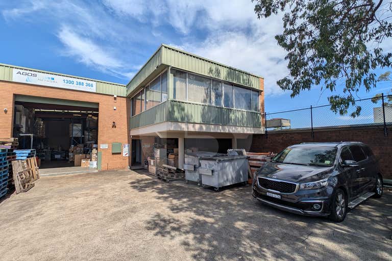 2/4 PRINCE WILLIAM DRIVE Seven Hills NSW 2147 - Image 1