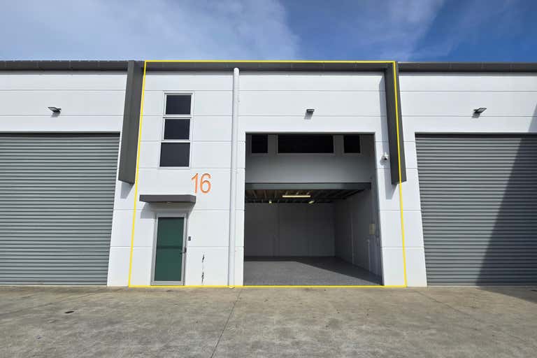 16/9 Greg Chappell Drive Burleigh Heads QLD 4220 - Image 1