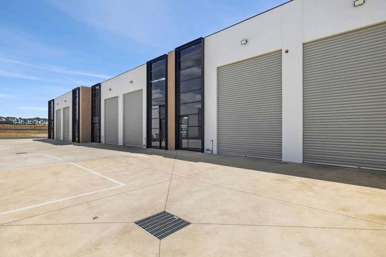 5/11 Haystacks Drive Torquay VIC 3228 - Image 2