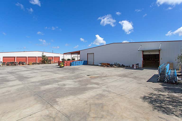 6 George Street Green Fields SA 5107 - Image 1