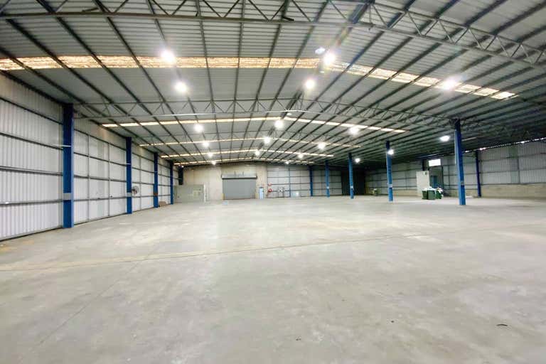 Ideal workshop or logistics facility - Image 2