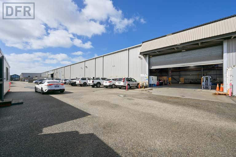 38 Thomas Road Kwinana Beach WA 6167 - Image 2