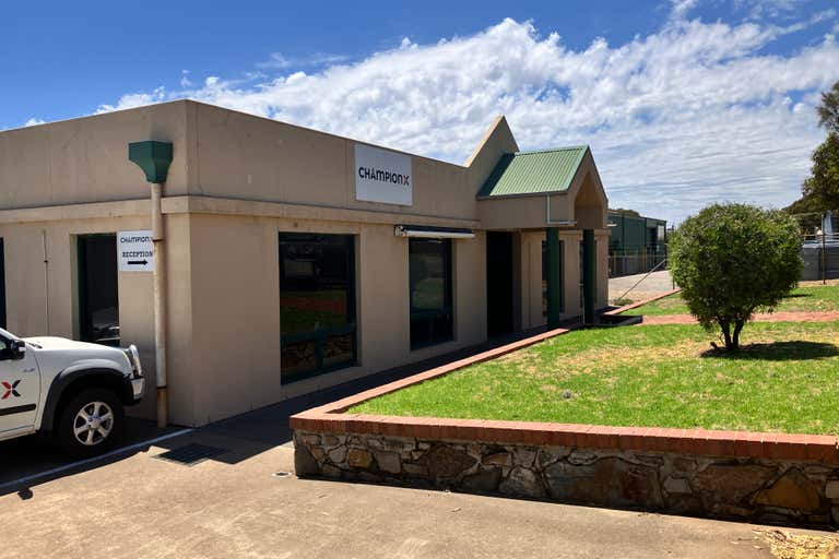 8 Kiwi Court Lonsdale SA 5160 - Image 1