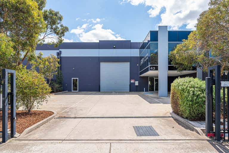 43 Latitude Boulevard Thomastown VIC 3074 - Image 1