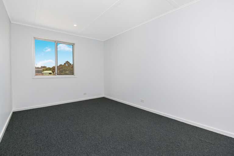 1/219 Breen Street Golden Square VIC 3555 - Image 2