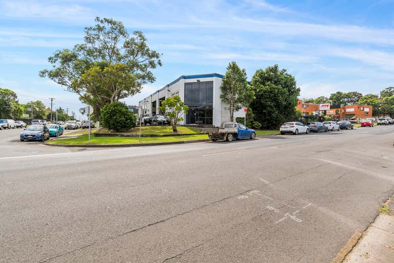 High Exposure Office Industrial Area, Suite 1, 247 Nolan Street Unanderra NSW 2526 - Image 1