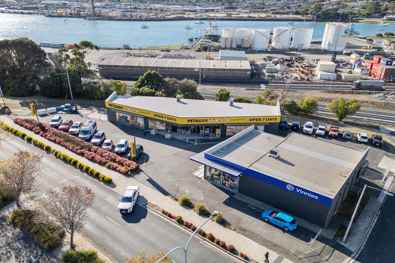 Petbarn & Vinnies, 1-3 Finlayson Way Devonport TAS 7310 - Image 1