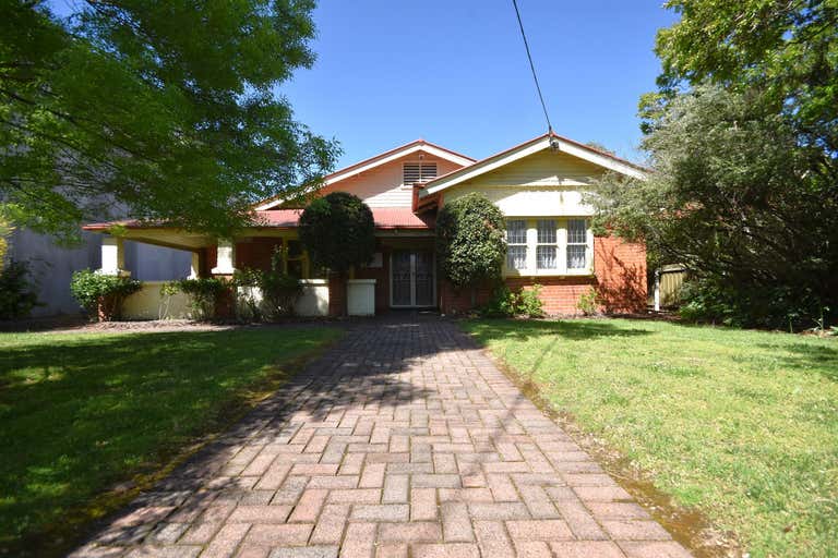 572 Kiewa Street Albury NSW 2640 - Image 1