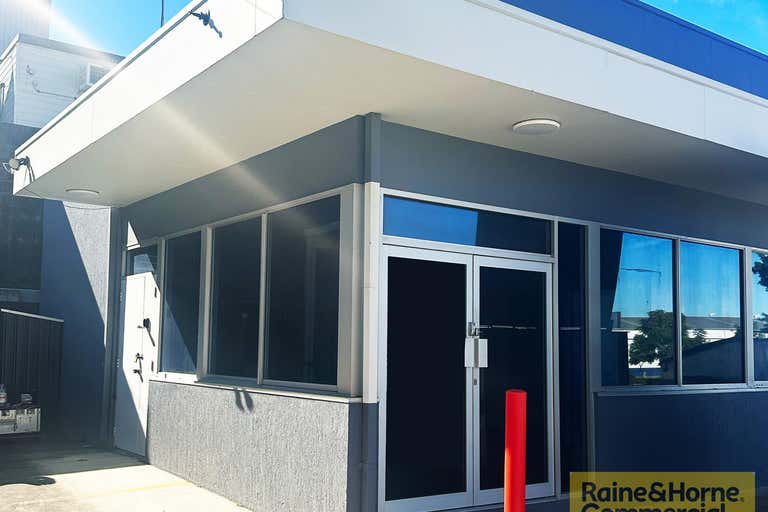 Office, 714 Kingsford Smith Drive Hamilton QLD 4007 - Image 1