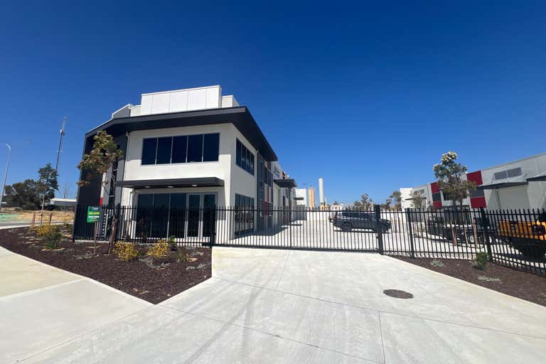 42 Pinnacle Drive Neerabup WA 6031 - Image 2