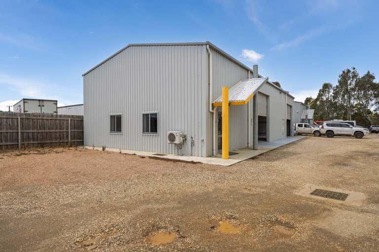 2/2 Dawson Street Sale VIC 3850 - Image 2