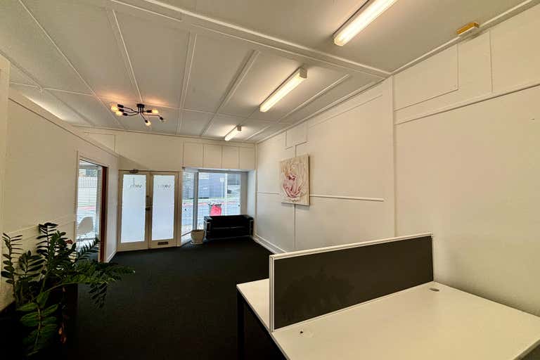 252 Wynnum Road Norman Park QLD 4170 - Image 2