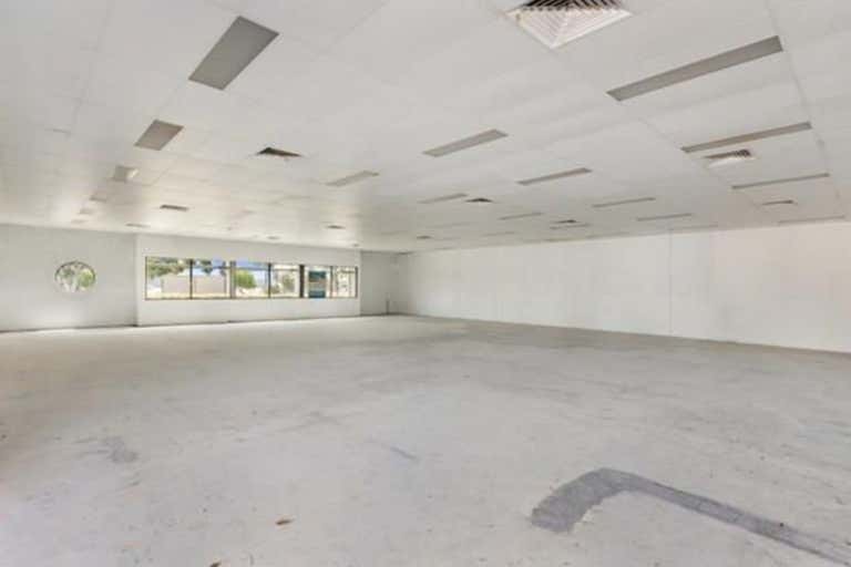 Suite 4, 15 Attlee Street Currajong QLD 4812 - Image 2