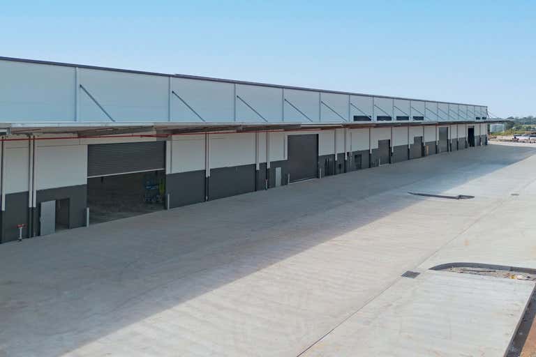 2/114-116 Fred Chaplin Circuit Corbould Park QLD 4551 - Image 2