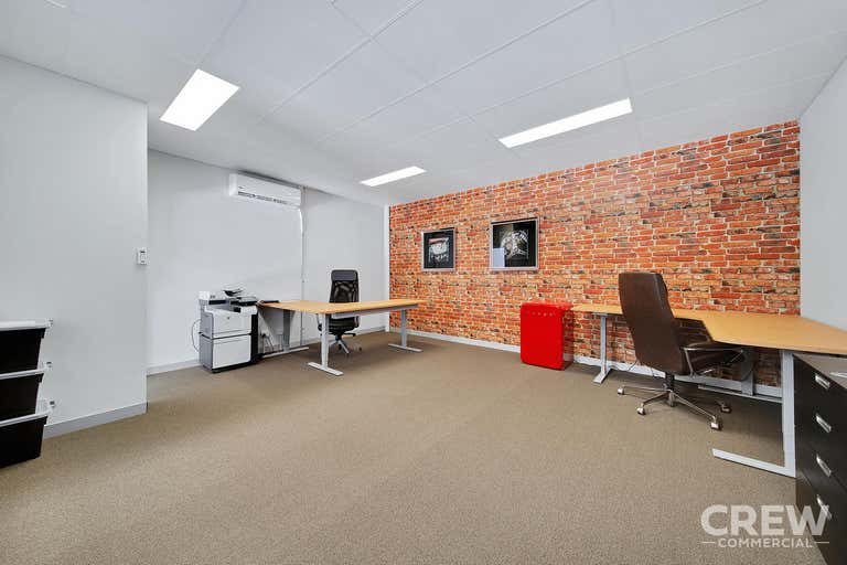 6/14 Harrington Street Arundel QLD 4214 - Image 2