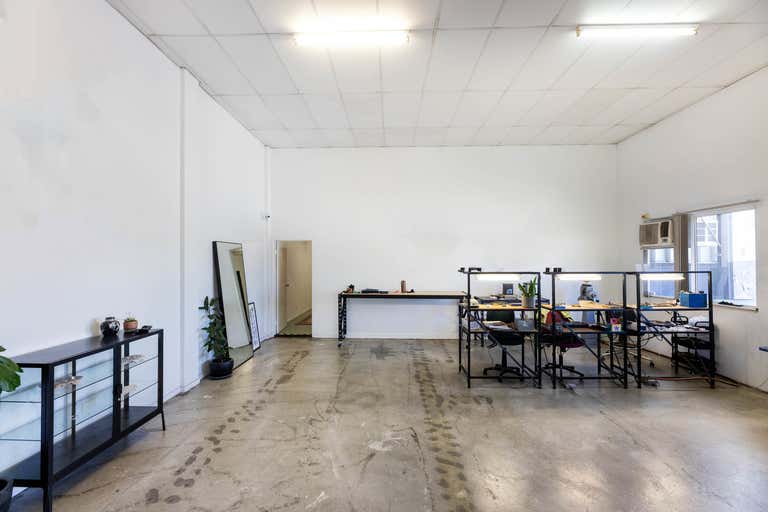 1b/38 Hutchinson Street Burleigh Heads QLD 4220 - Image 1