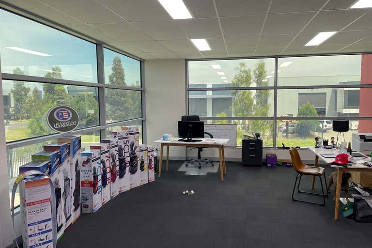 32 Naxos Way Keysborough VIC 3173 - Image 2