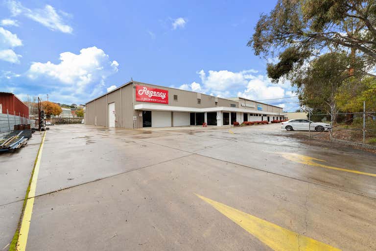 67 Kendall Avenue Queanbeyan NSW 2620 - Image 2