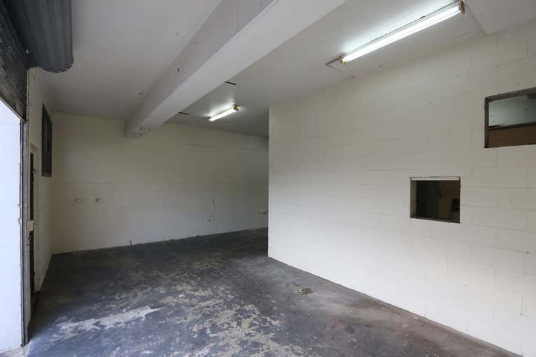 1/22 Ern Harley Drive Burleigh Heads QLD 4220 - Image 2