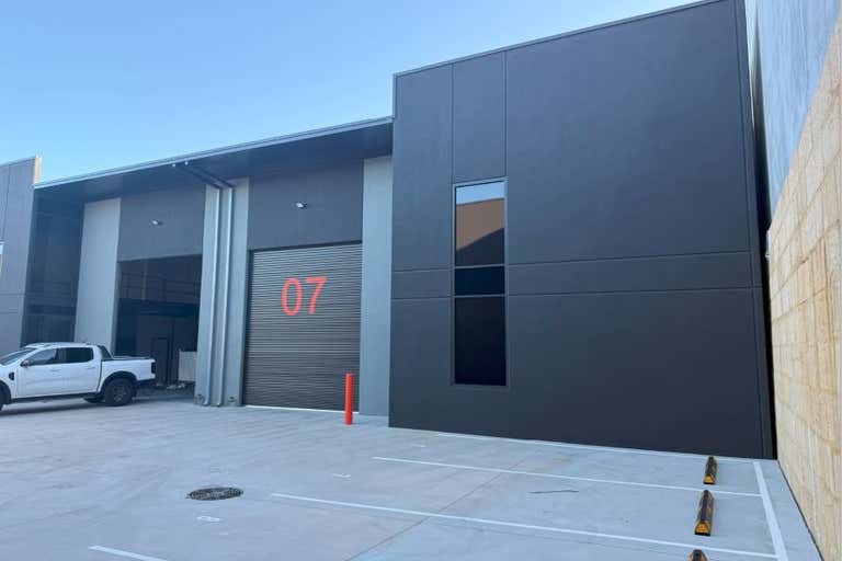 7/70 Scorpius Road Wattleup WA 6166 - Image 1