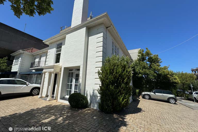 2A / 14 Wallace Avenue Toorak VIC 3142 - Image 2