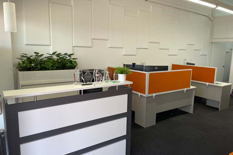 5/195 Ron Penhaligon Way Robina QLD 4226 - Image 2