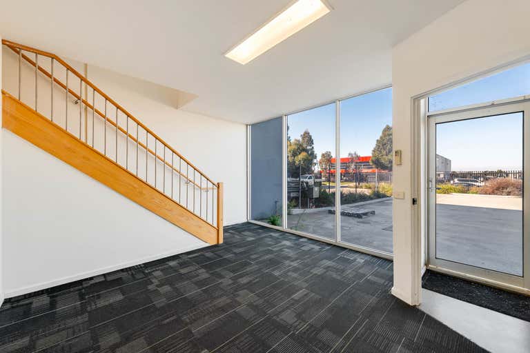 24 Drake Boulevard Altona VIC 3018 - Image 2