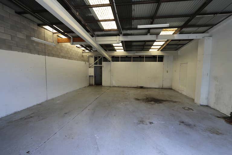 2/39 West Burleigh Road Burleigh Heads QLD 4220 - Image 2