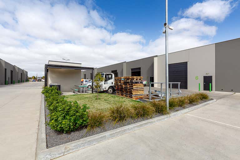 7/30 Waringa Drive Mitchell Park VIC 3355 - Image 2