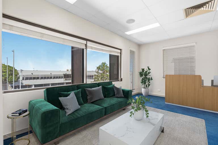 3B/3352 Pacific Highway Springwood QLD 4127 - Image 1