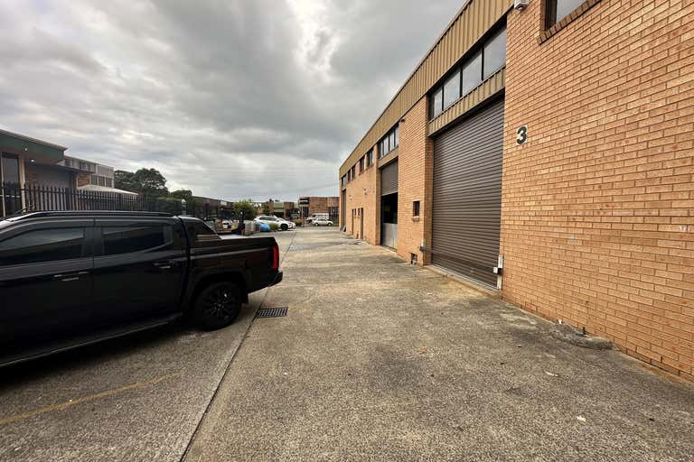 4/16 Ralph Black Drive North Wollongong NSW 2500 - Image 2