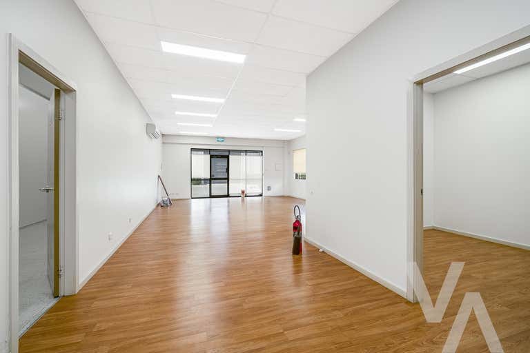 8/33 Shipley Drive Rutherford NSW 2320 - Image 2