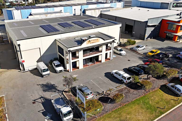 54 Catalano Circuit Canning Vale WA 6155 - Image 1