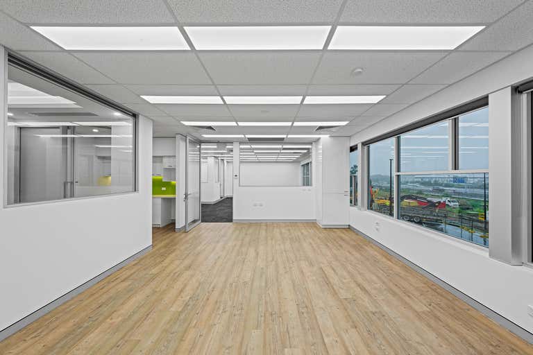 205/2728 Logan Road Eight Mile Plains QLD 4113 - Image 2