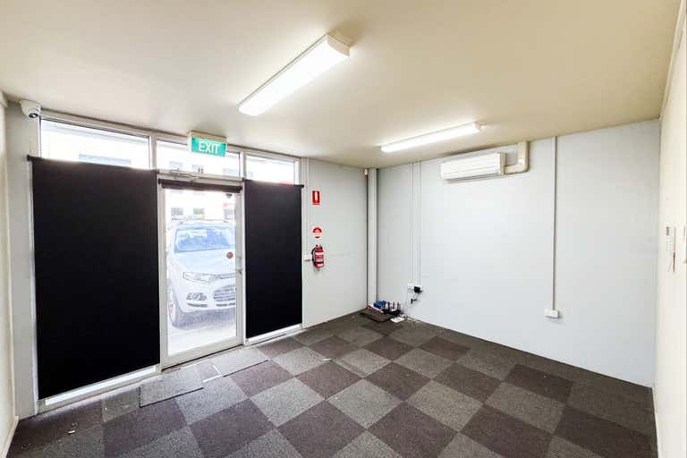 26/21 Barry Street Bayswater VIC 3153 - Image 2
