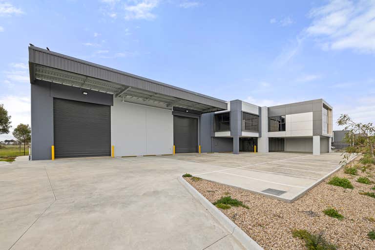 12 Trafalgar Road Epping VIC 3076 - Image 2