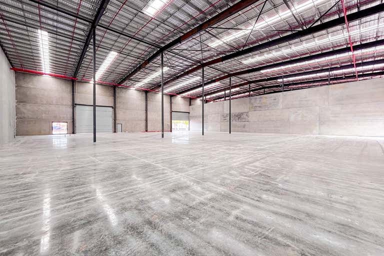 2/114-116 Fred Chaplin Circuit Corbould Park QLD 4551 - Image 1