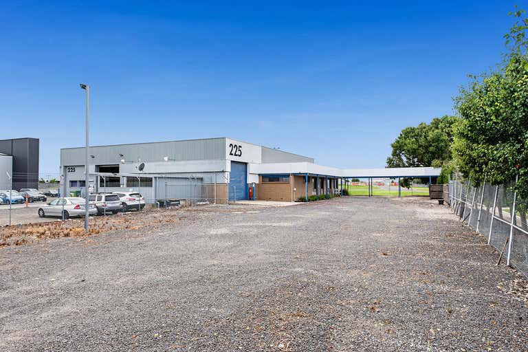 Secure Lock Up Yard, 274 Lionel Street Essendon Fields VIC 3041 - Image 2