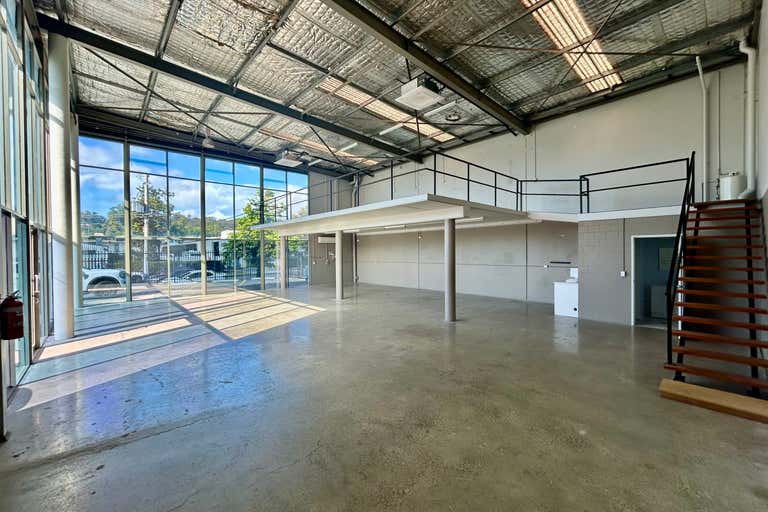 1/11 Hutchinson Street Burleigh Heads QLD 4220 - Image 2