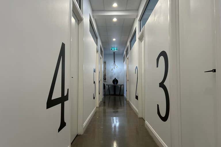 Suite 4, 19-21 Park Avenue Burleigh Heads QLD 4220 - Image 2