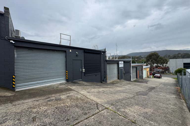 4/18 Thomas Street Ferntree Gully VIC 3156 - Image 2