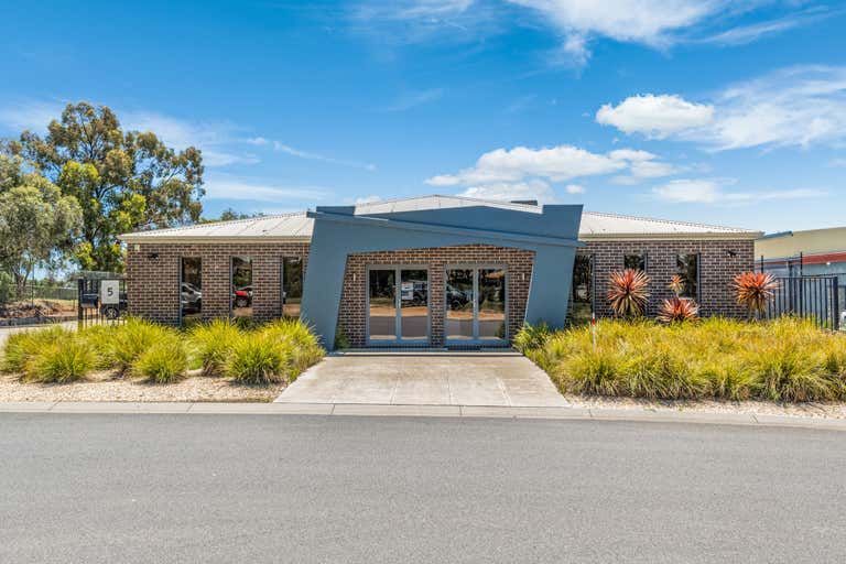 1/10 Merino Court East Bendigo VIC 3550 - Image 1