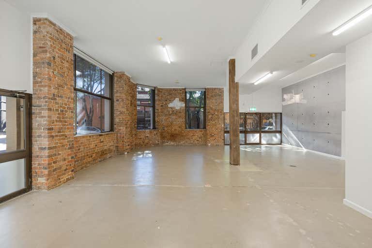Charming 120 sqm Warehouse with 2 Car Spaces - Image 1