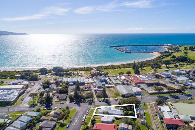 1 Montrose Avenue Apollo Bay VIC 3233 - Image 2