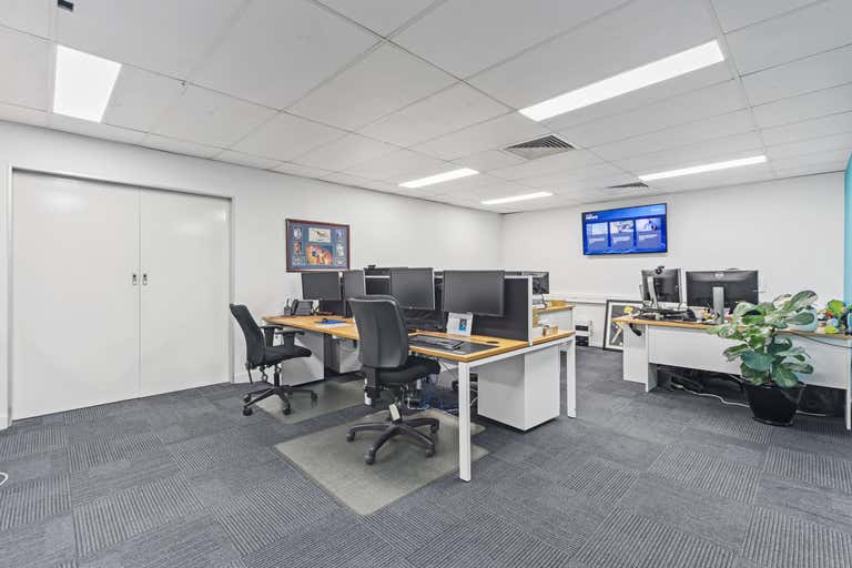 3/42 Cavendish Road Coorparoo QLD 4151 - Image 2