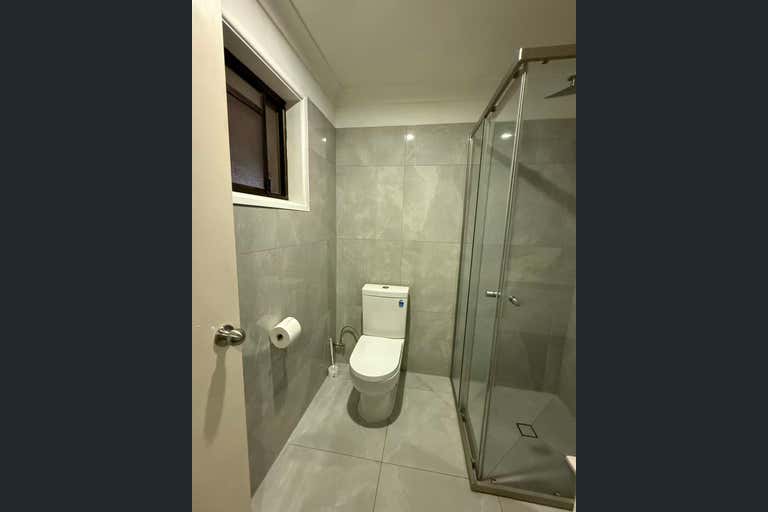 Oxley QLD 4075 - Image 2